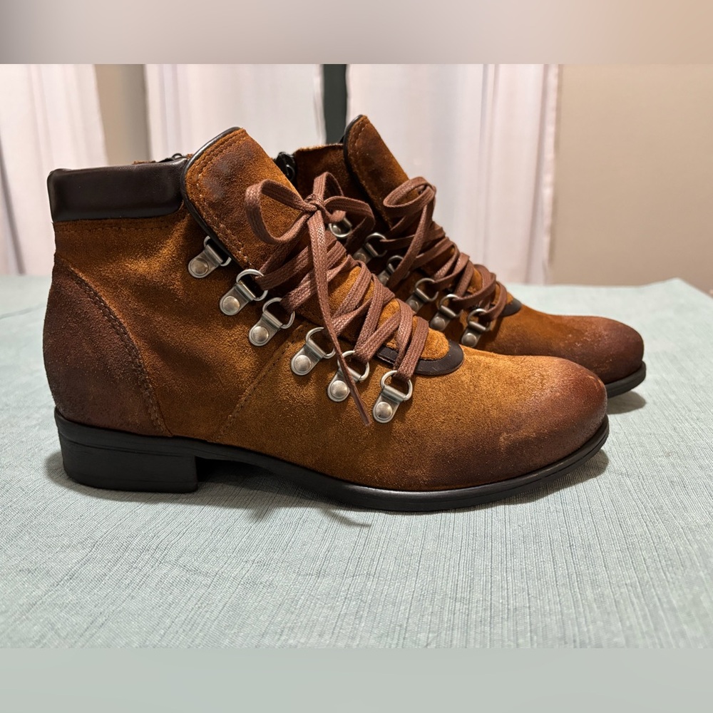 NEW Miz Mooz 38 Brown Suede Lace Up Boots Inside Zip No box active hiking winter